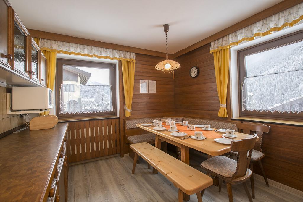 Landhaus Vier Jahreszeiten Krimml Exterior foto